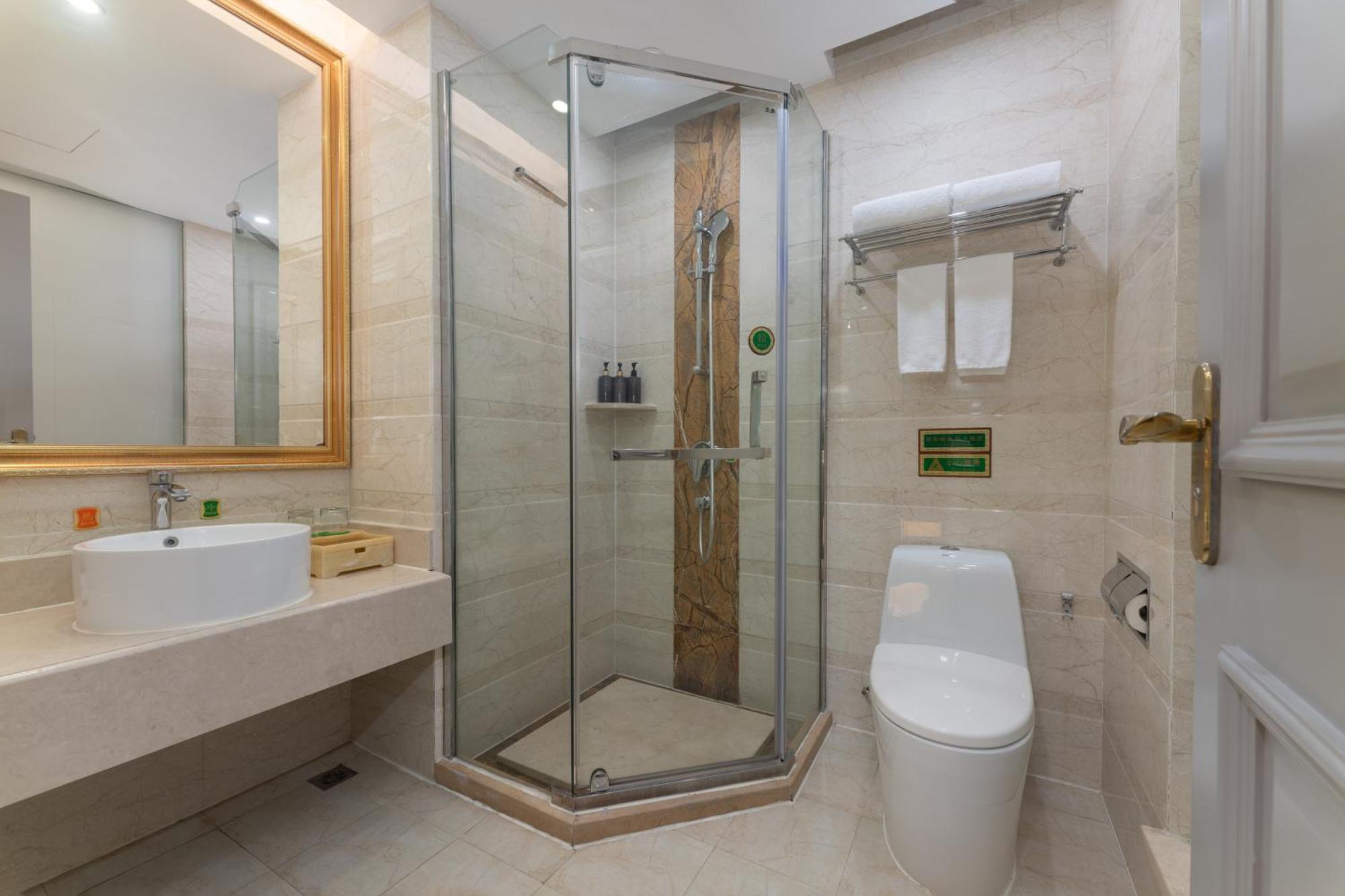 Vienna International Hotel - Shanghai Pudong Airport Free Trade Zone - Free Shuttle Bus To Pvg Airport And Disney Land Xangai Exterior foto